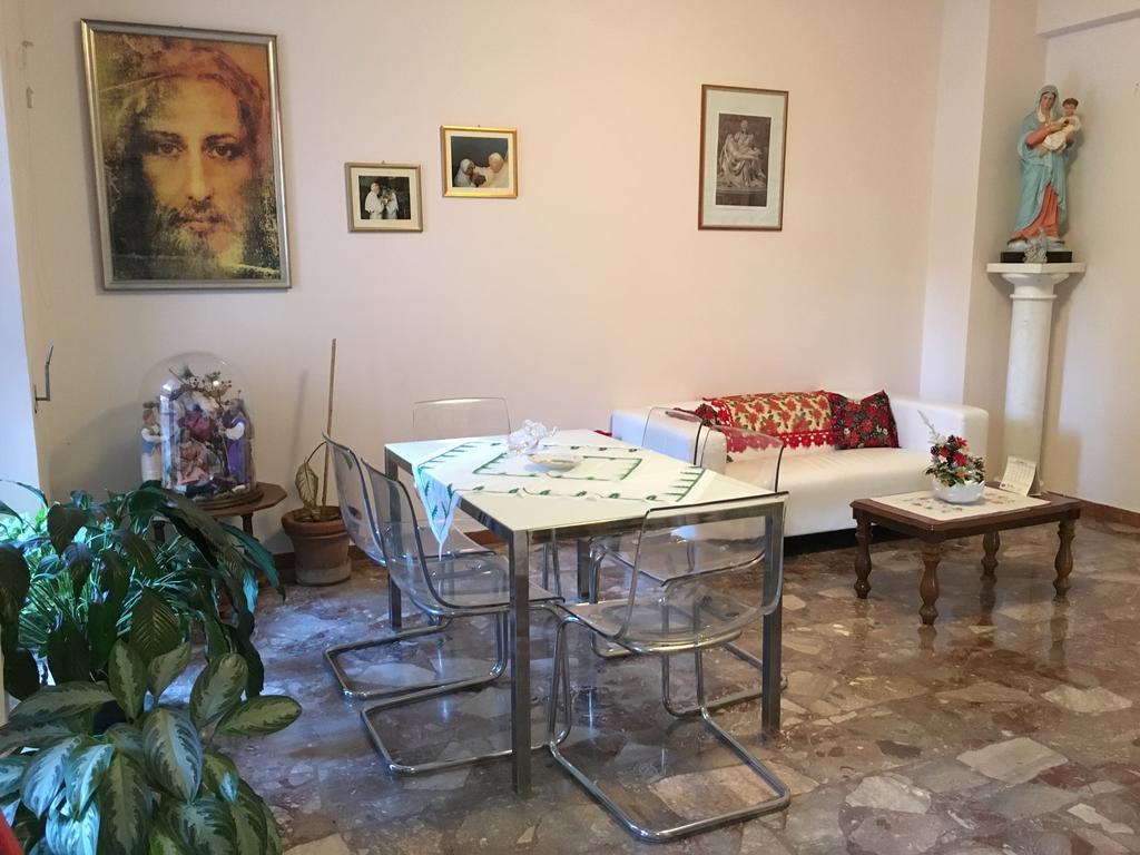 Casa Nostra Signora Ξενοδοχείο Isola Farnese Εξωτερικό φωτογραφία