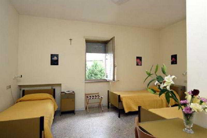 Casa Nostra Signora Ξενοδοχείο Isola Farnese Εξωτερικό φωτογραφία