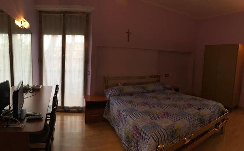 Casa Nostra Signora Ξενοδοχείο Isola Farnese Εξωτερικό φωτογραφία